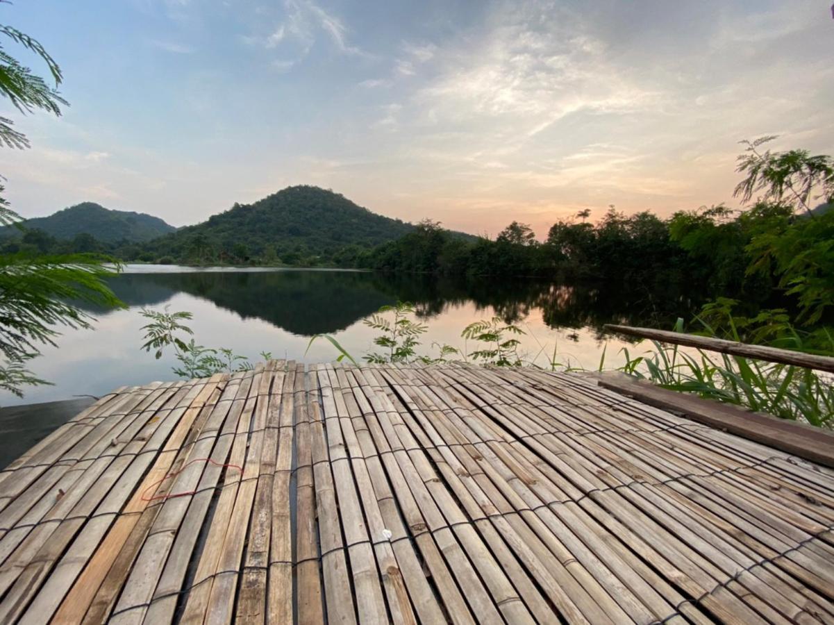 Hotel Royal Mountain Hut Ratchaburi Esterno foto