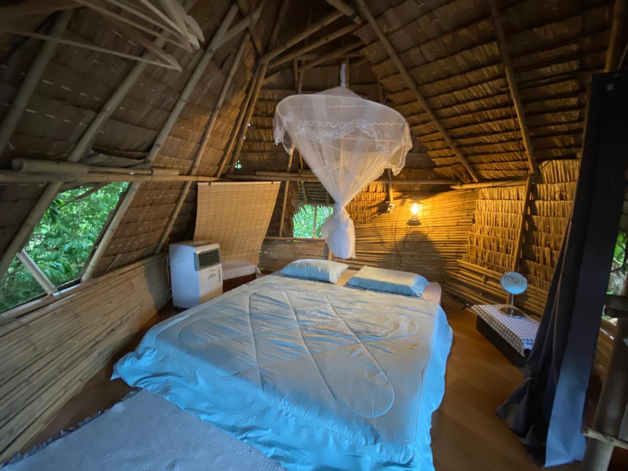 Hotel Royal Mountain Hut Ratchaburi Esterno foto