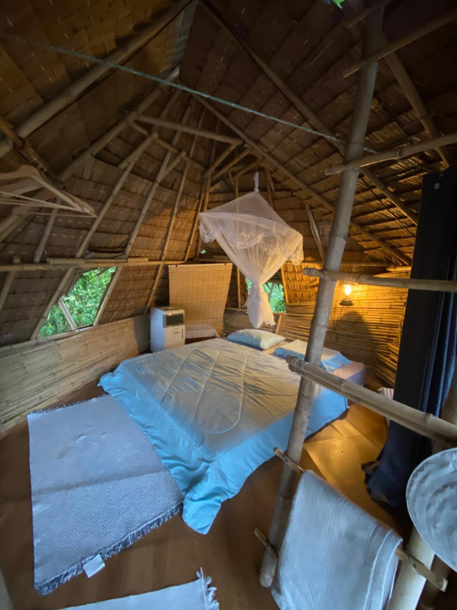 Hotel Royal Mountain Hut Ratchaburi Esterno foto