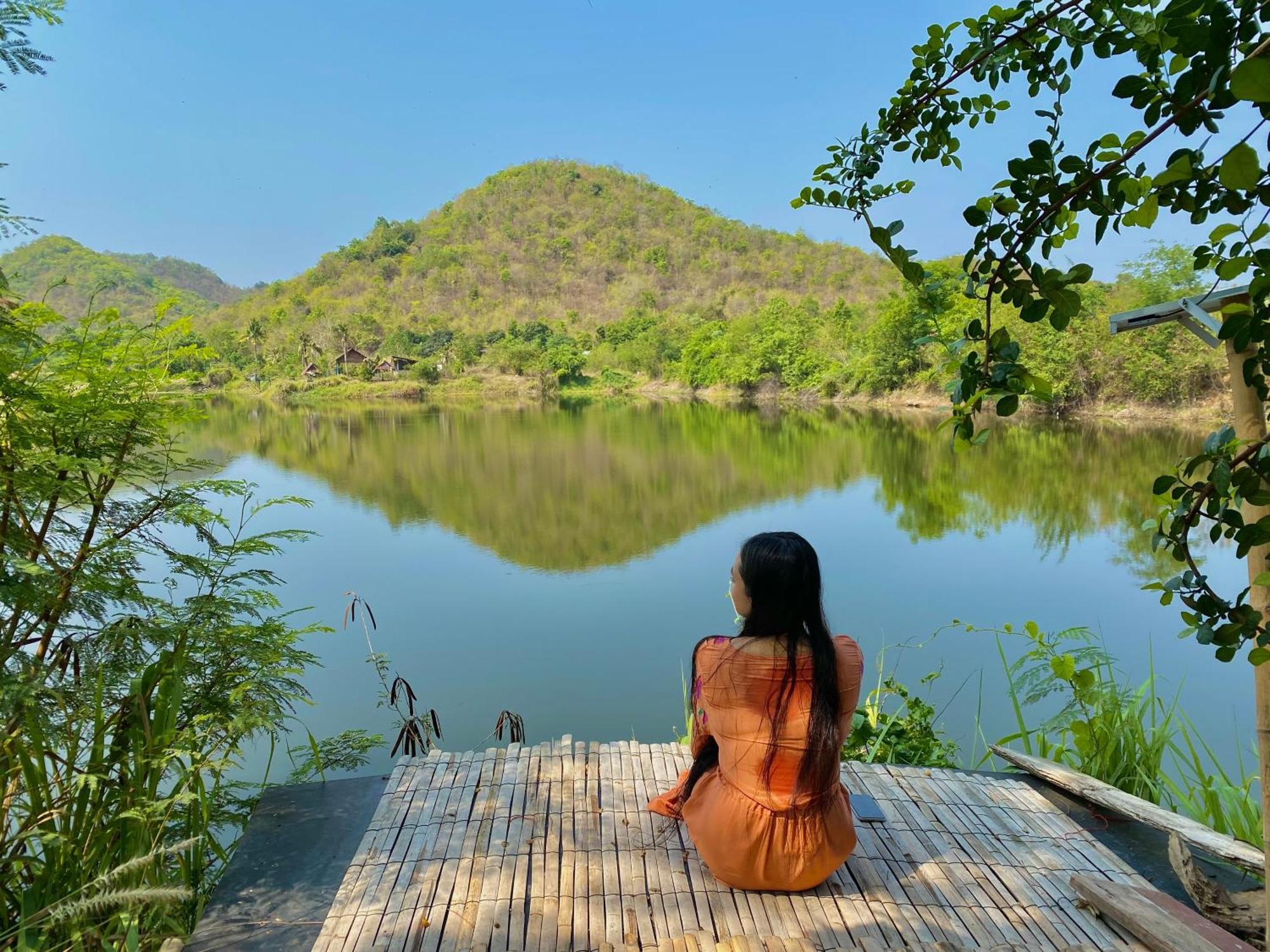 Hotel Royal Mountain Hut Ratchaburi Esterno foto