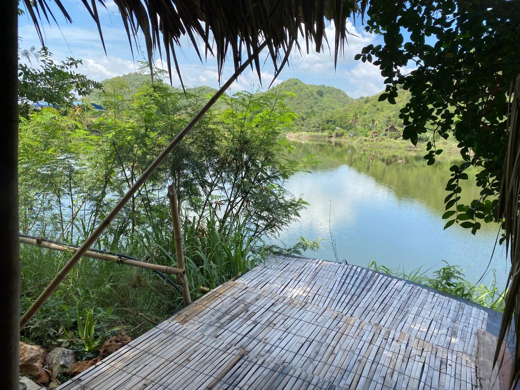 Hotel Royal Mountain Hut Ratchaburi Esterno foto