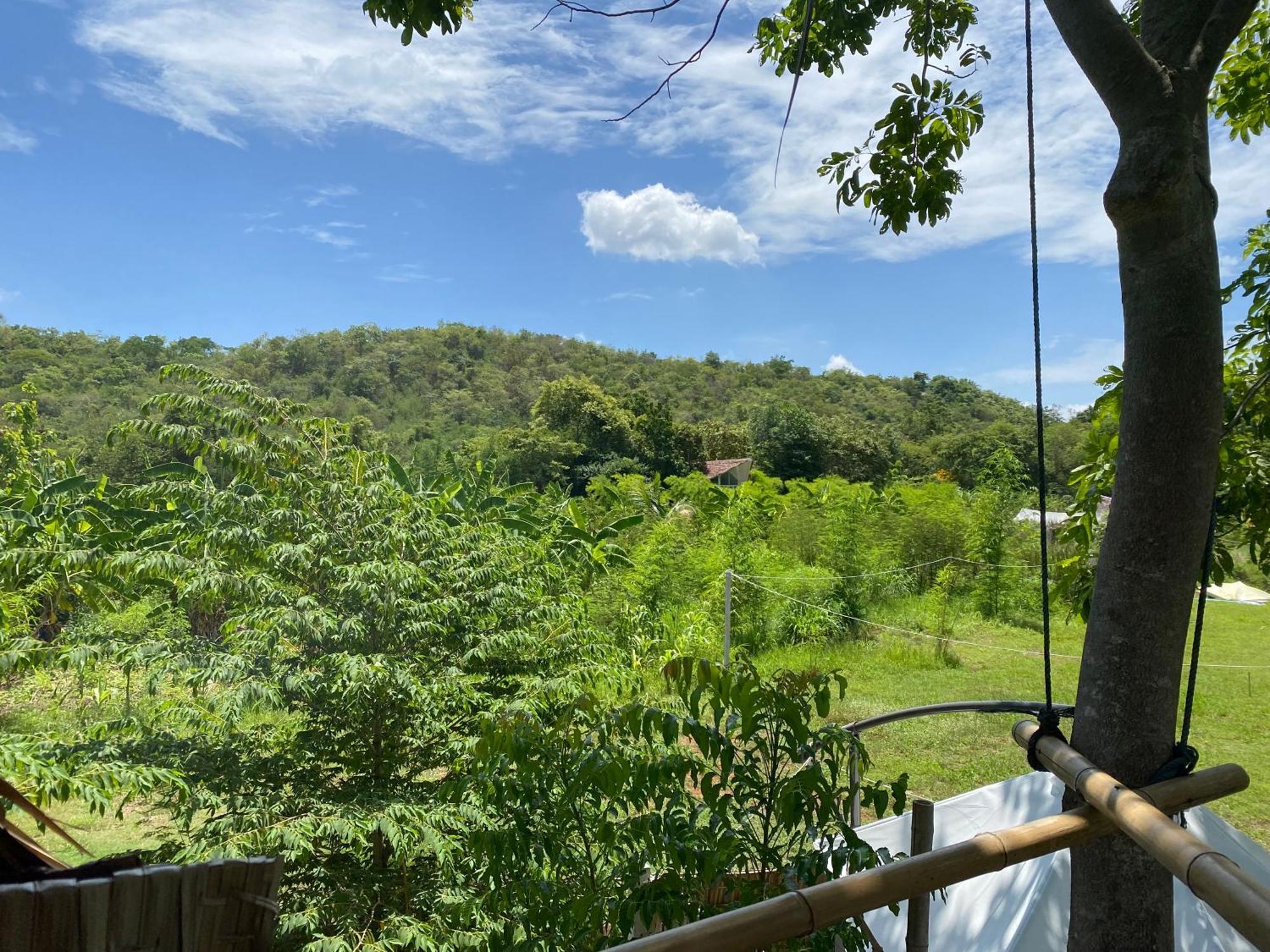 Hotel Royal Mountain Hut Ratchaburi Esterno foto