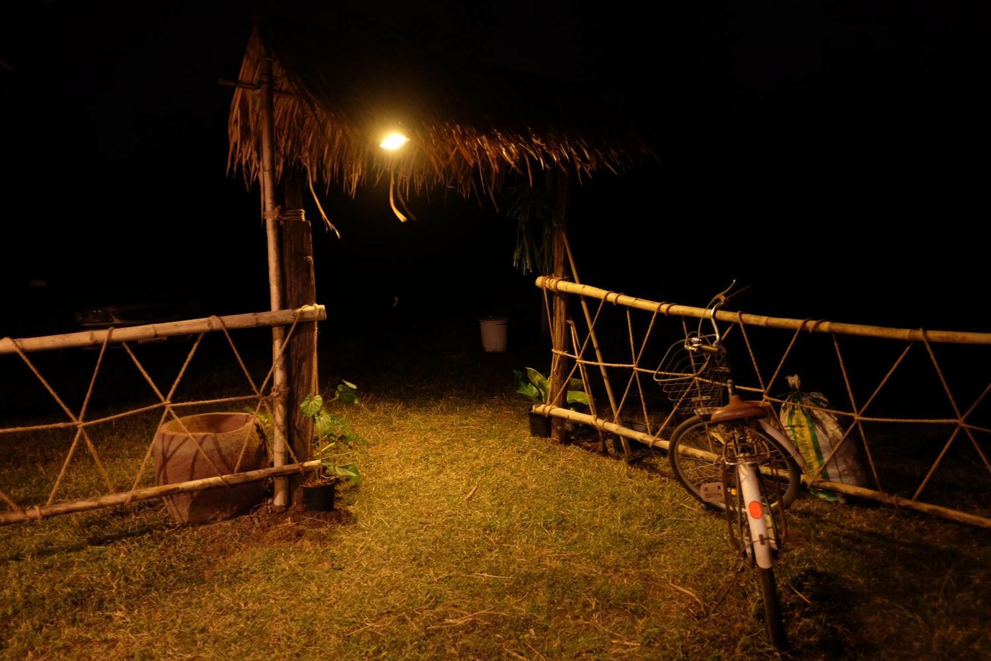 Hotel Royal Mountain Hut Ratchaburi Esterno foto