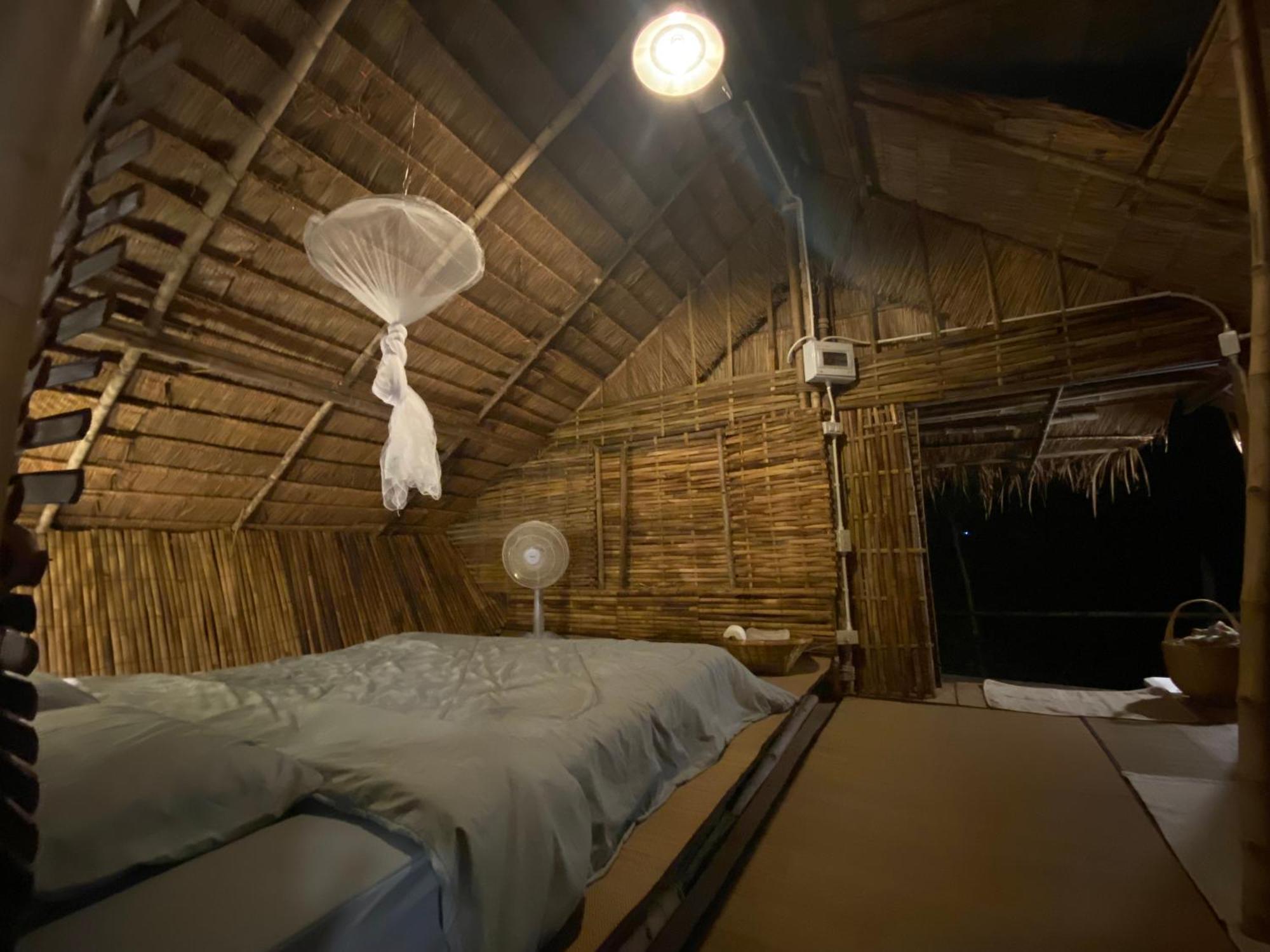 Hotel Royal Mountain Hut Ratchaburi Esterno foto