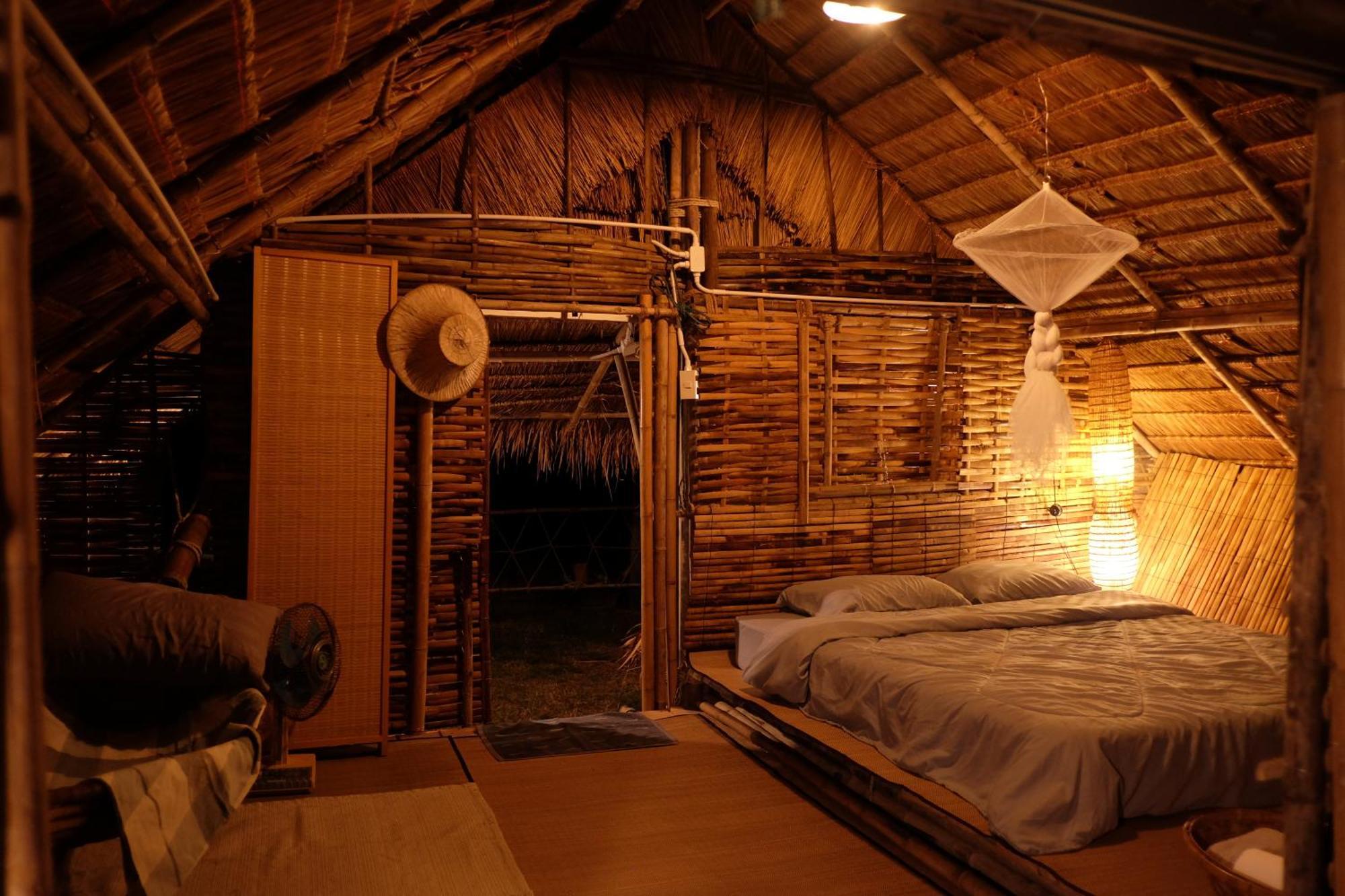 Hotel Royal Mountain Hut Ratchaburi Esterno foto
