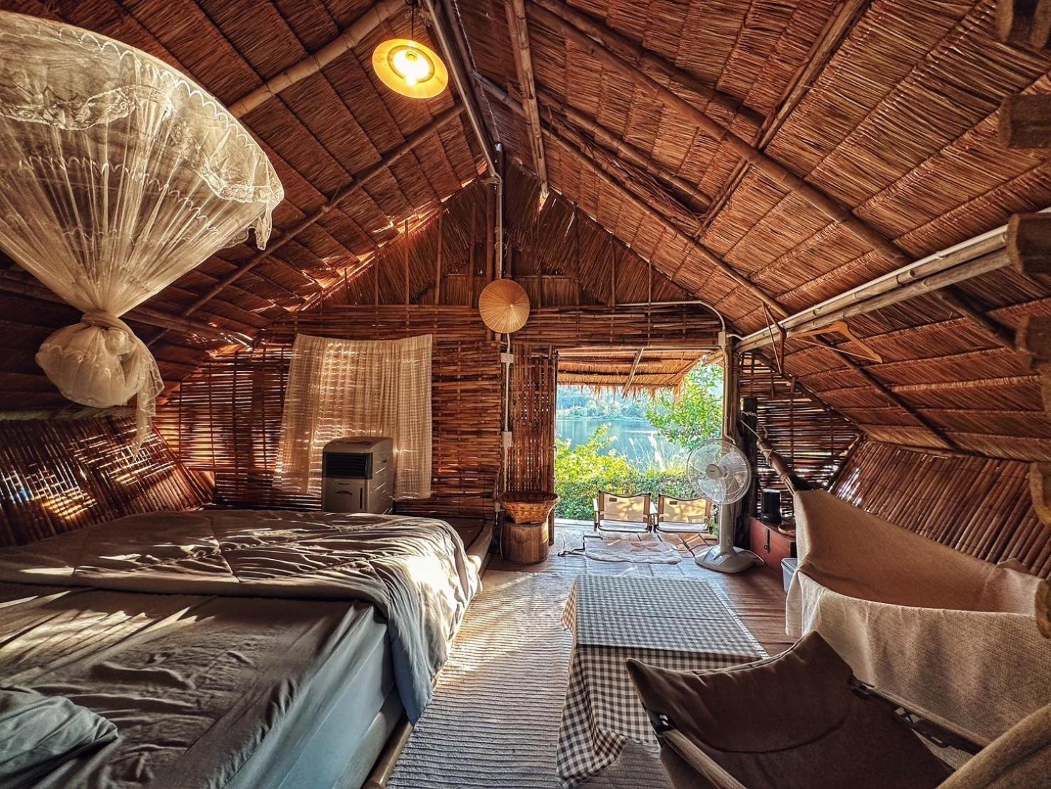 Hotel Royal Mountain Hut Ratchaburi Esterno foto
