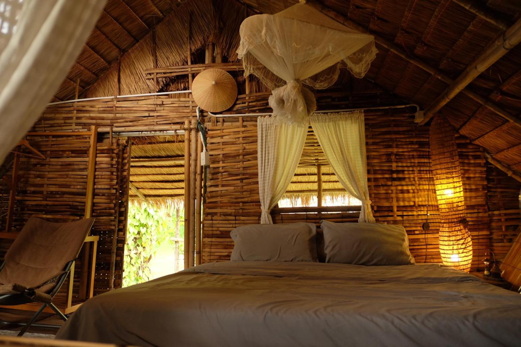Hotel Royal Mountain Hut Ratchaburi Esterno foto