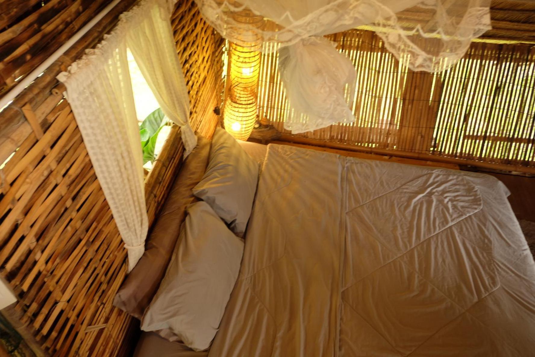 Hotel Royal Mountain Hut Ratchaburi Esterno foto